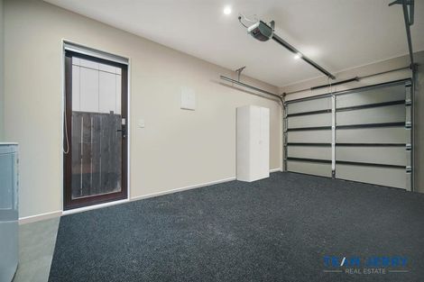 Photo of property in 69 Whare Kauri Road, Papakura, 2110