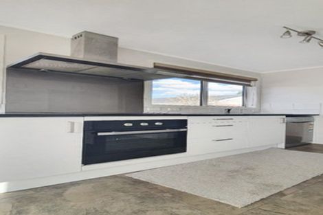 Photo of property in 28 Middlemore Crescent, Papatoetoe, Auckland, 2025