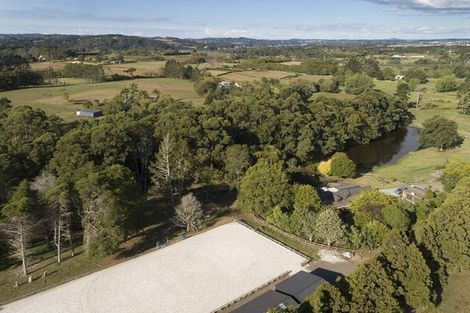 Photo of property in 30 Moontide Road, Kumeu, 0892