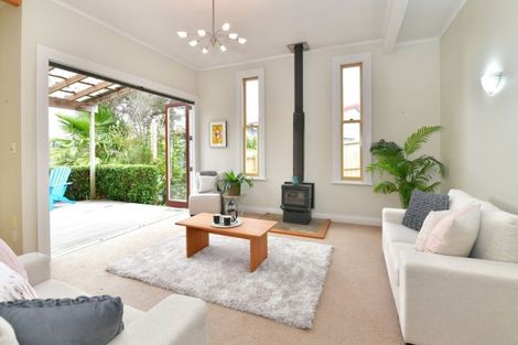 Photo of property in 2a Stillwater Crescent, Stillwater, Silverdale, 0993