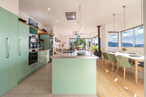 Photo of property in 6 Pine Ridge Terrace, Waikanae Beach, Waikanae, 5036