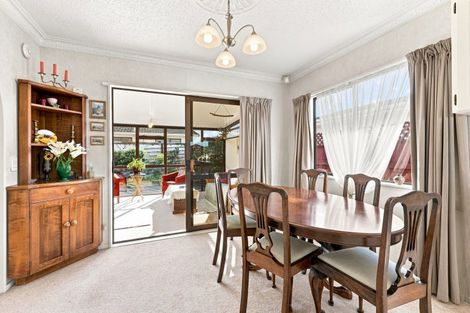 Photo of property in 2 Warwick Place, Springvale, Whanganui, 4501