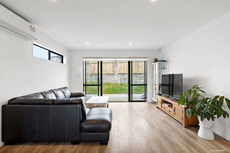 Photo of property in 22b Thornlow Street, Glendene, Auckland, 0602