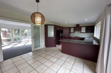 Photo of property in 43 Meadway, Sunnyhills, Auckland, 2010