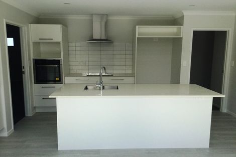 Photo of property in 8 Bill Miller Drive, Papamoa, 3118