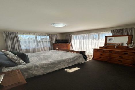 Photo of property in 194 Burwood Road, Burwood, Christchurch, 8083