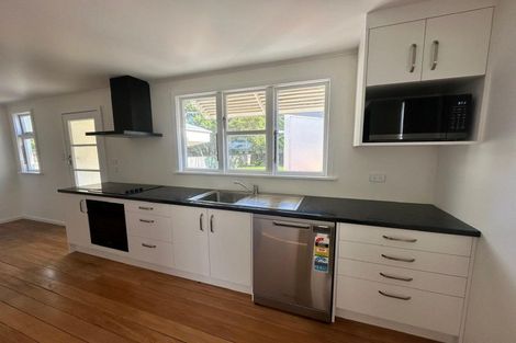 Photo of property in 40 Hine Street, New Plymouth, 4310