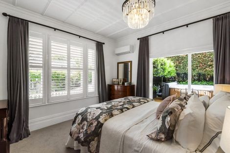 Photo of property in 1/12a Moore Street, Hillcrest, Auckland, 0627