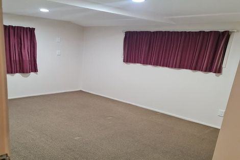 Photo of property in 7 Helga Crescent, Te Atatu Peninsula, Auckland, 0610
