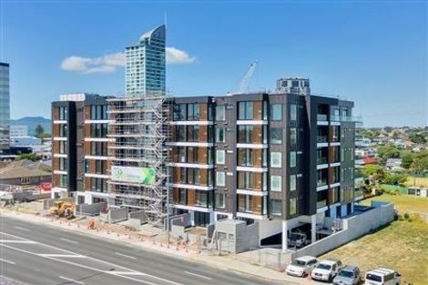 Photo of property in Frank Sargeson Apts, 502/80 Anzac Street, Takapuna, Auckland, 0622