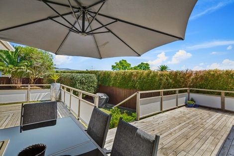 Photo of property in 114a Mcleod Road, Te Atatu South, Auckland, 0610