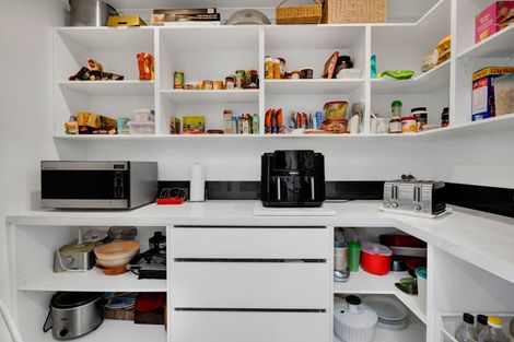 Photo of property in 8 Clinton Street, Fitzroy, New Plymouth, 4312