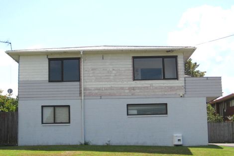 Photo of property in 28 Hyde Road, Rothesay Bay, Auckland, 0630