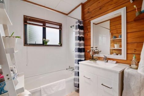 Photo of property in 14 Umuroa Street, Mamaku, 3020