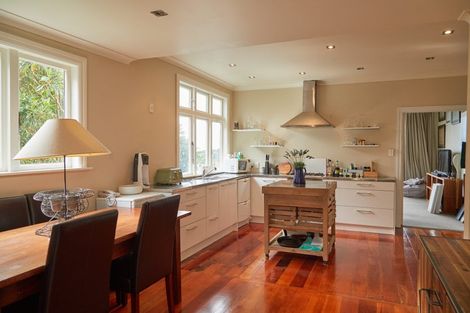 Photo of property in 53 Garden Road, Northland, Wellington, 6012