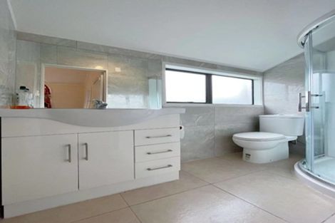 Photo of property in 1/41 Howard Road, Northcote, Auckland, 0627