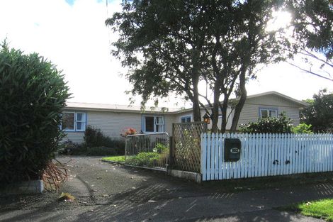 Photo of property in 100 Lethbridge Street, Feilding, 4702