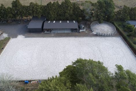 Photo of property in 30 Moontide Road, Kumeu, 0892