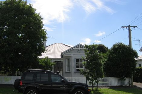 Photo of property in 11 Summer Street, Stanley Point, Auckland, 0624