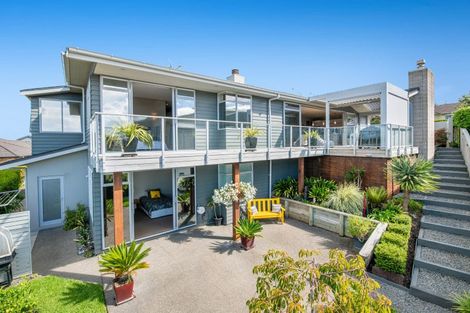 Photo of property in 39 Grand Drive, Orewa, 0931