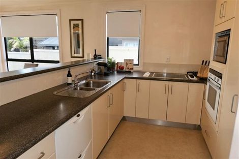 Photo of property in 2/96 Saint Johns Road, Saint Johns, Auckland, 1072