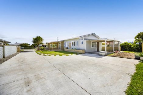 Photo of property in 23 Layard Street, Opunake, 4616