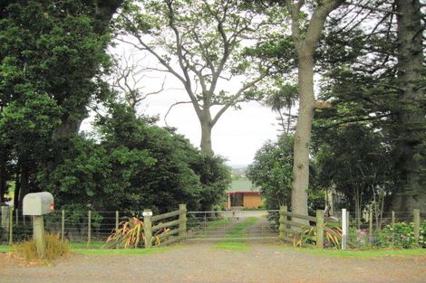 Photo of property in 10 Razorback Road, Bombay, 2675