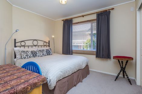 Photo of property in 2/56 Kiwi Esplanade, Mangere Bridge, Auckland, 2022