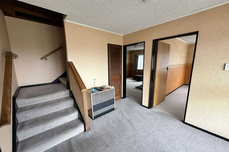 Photo of property in 1 Bishops Glen, Tawa, Wellington, 5028