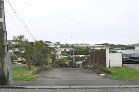 Photo of property in 17 Oswald Crescent, Paparangi, Wellington, 6037