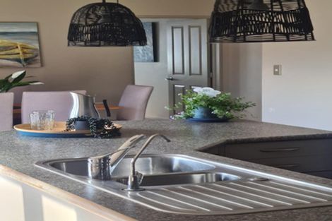 Photo of property in 100 Shakespeare Street, Leamington, Cambridge, 3432