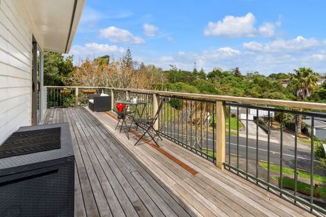 Photo of property in 15 Robbies Road, Shelly Park, Auckland, 2014