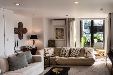 Photo of property in 1/12 Craig Road, Milford, Auckland, 0620