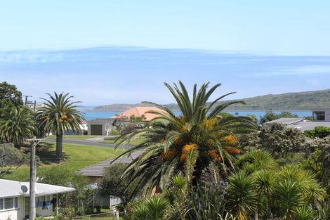 Photo of property in 12 Tahuna Avenue, Raglan, 3225