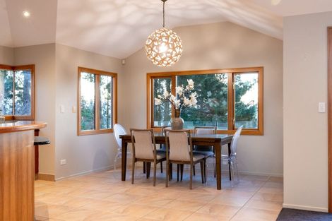 Photo of property in 6 Hikanui Place, Havelock North, 4130