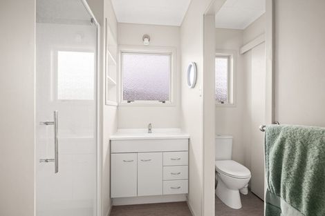 Photo of property in 17 Kawau View Road, Snells Beach, 0920