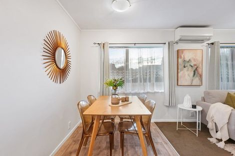 Photo of property in 12a Seaton Road, Murrays Bay, Auckland, 0630