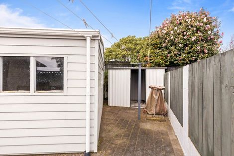Photo of property in 10 Leon Place, Waitara, 4320