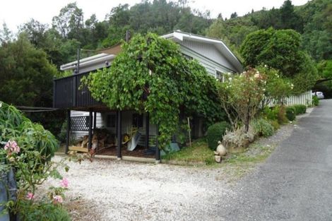 Photo of property in 27b Milton Terrace, Picton, 7220