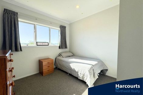 Photo of property in 5 Malbec Place, Huapai, Kumeu, 0810