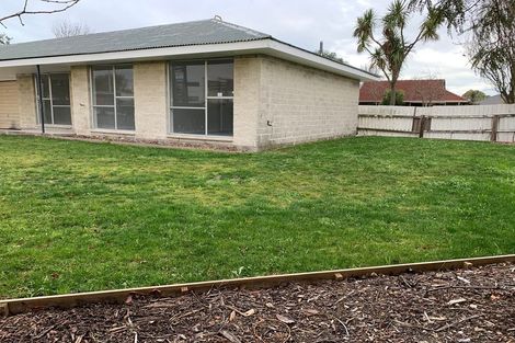 Photo of property in 2/483 Wairakei Road, Burnside, Christchurch, 8053