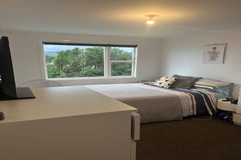 Photo of property in 12 Pinelands Avenue, Seatoun, Wellington, 6022