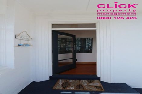 Photo of property in 19 Cliffs Road, Saint Clair, Dunedin, 9012