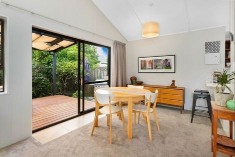 Photo of property in 5a St Michaels Avenue, Point Chevalier, Auckland, 1022