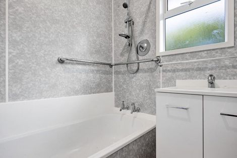 Photo of property in 19 Kamahi Avenue, Hawera, 4610