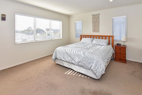 Photo of property in 8 Scotsmoor Drive, Wattle Downs, Auckland, 2103
