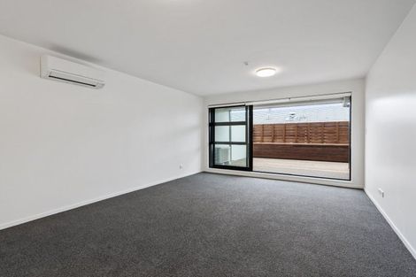 Photo of property in 1/4045f Great North Road, Glen Eden, Auckland, 0602