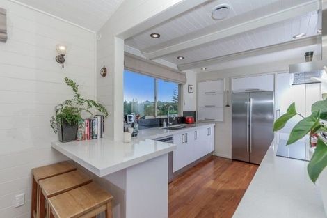 Photo of property in 3 Tanglewood Place, Cockle Bay, Auckland, 2014