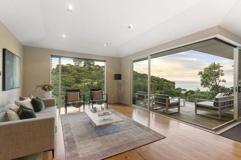 Photo of property in 6 Herrings Cove Place, Titirangi, Auckland, 0604