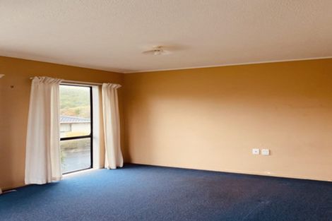 Photo of property in 8 Bushland Grove, Paparangi, Wellington, 6037